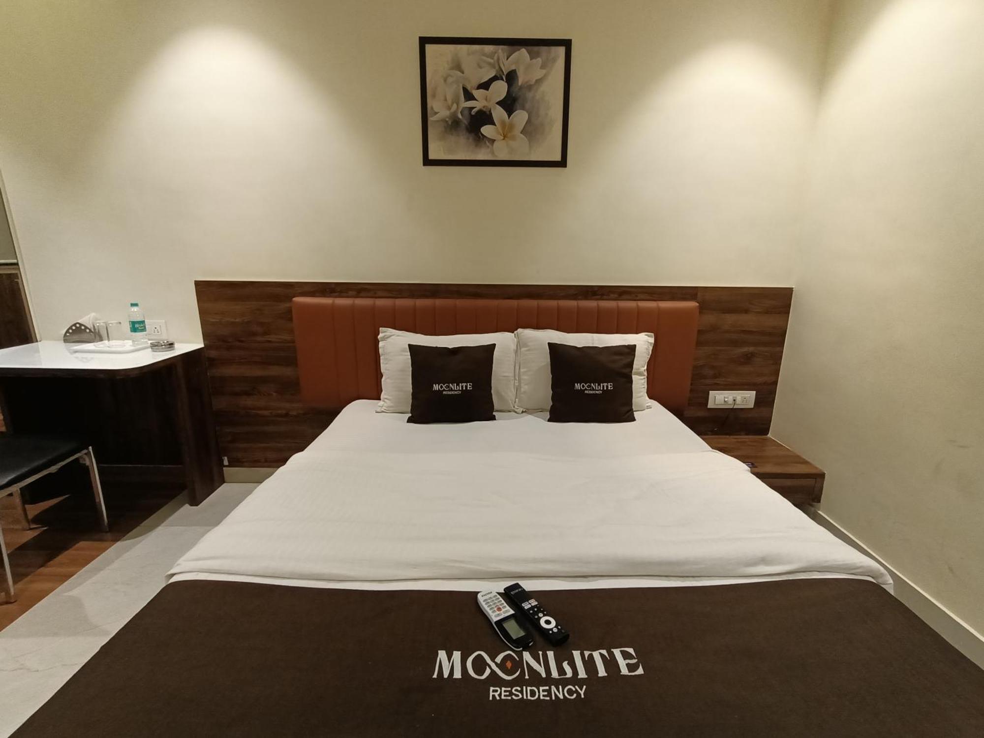 Hotel Moon Lite Residency - Marve Road Malad West Mumbai Exterior photo