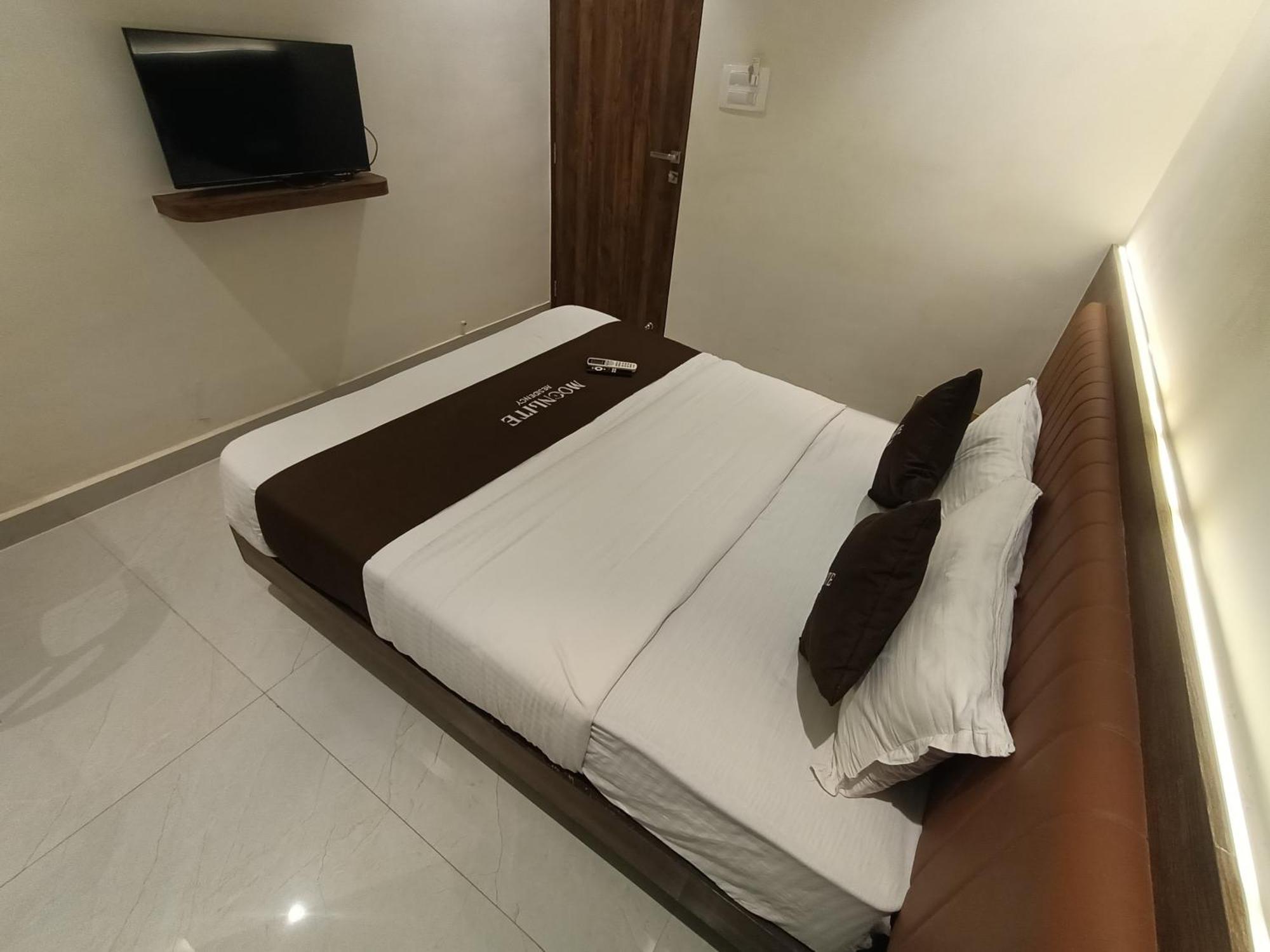 Hotel Moon Lite Residency - Marve Road Malad West Mumbai Exterior photo