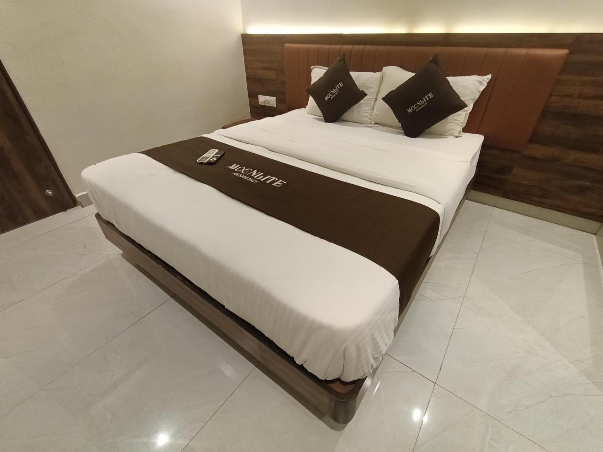 Hotel Moon Lite Residency - Marve Road Malad West Mumbai Exterior photo